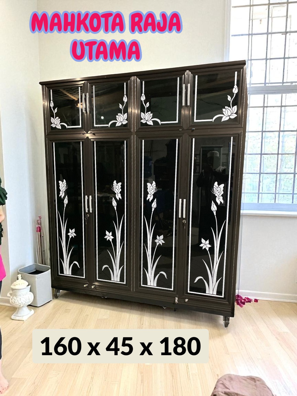 LEMARI BARANG 4 PINTU ATAU LEBIH